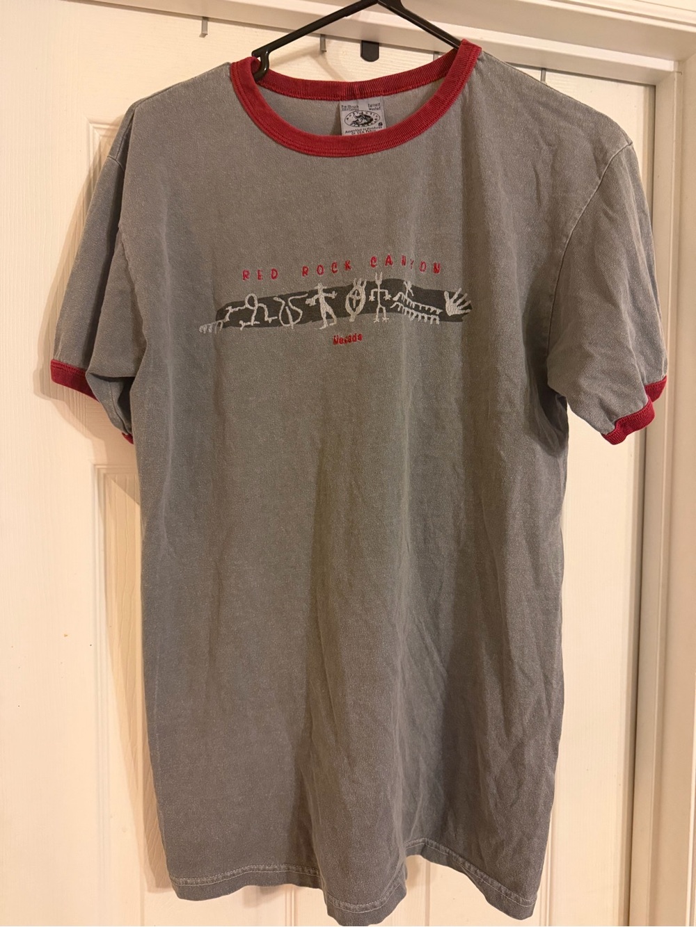 Red Rock Canyon, Nevada Authentic Pigment T- shirt. Size:S.❤️